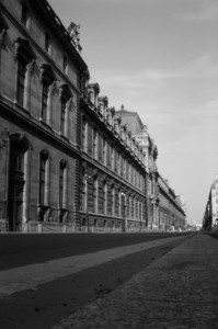 Musée du Louvre, Rue de Rivoli - 12 avril 2020 9h41